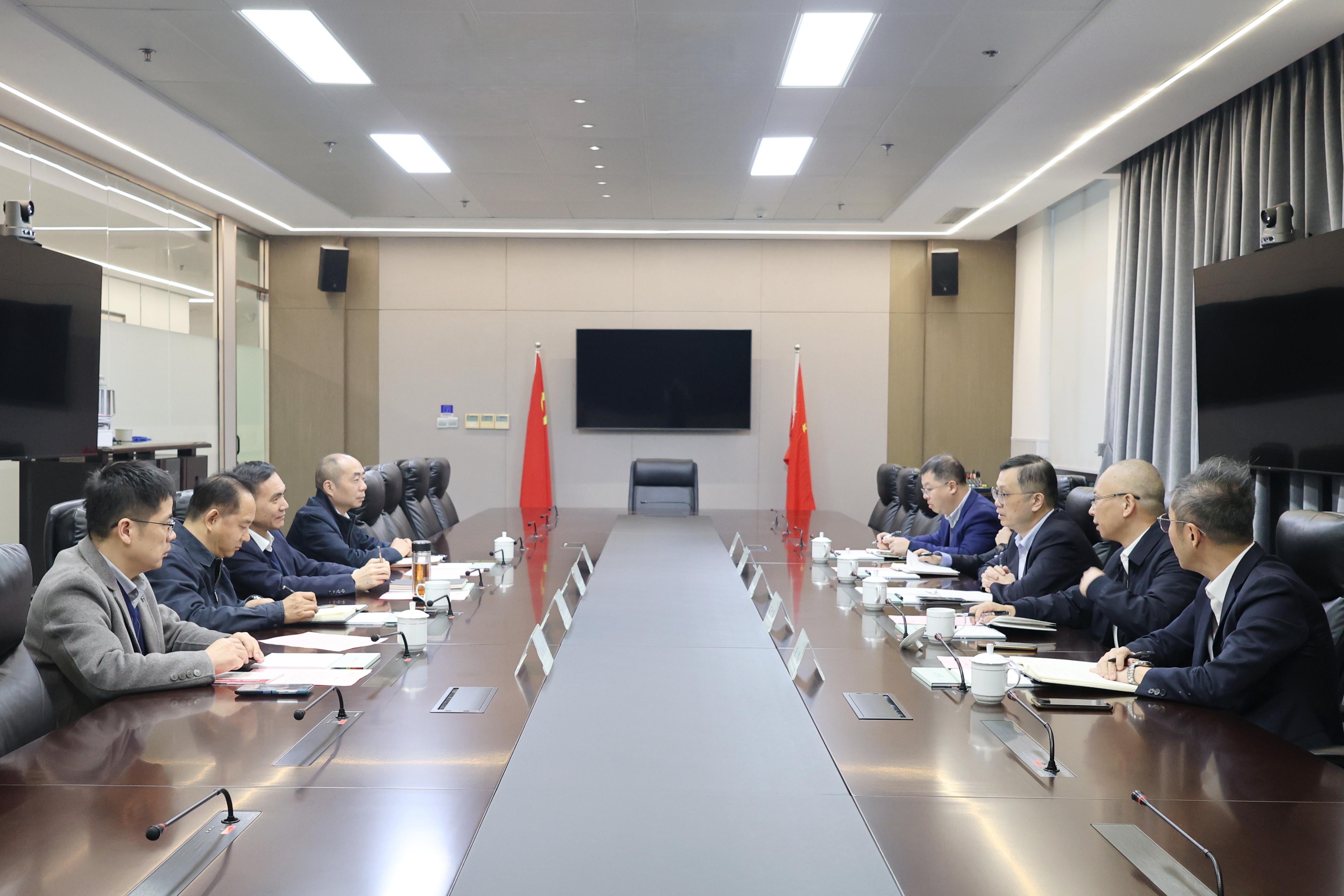 交通銀行浙江省分行行長宋濱一行到訪省二輕集團